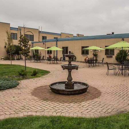 Baymont By Wyndham Fargo Exterior foto